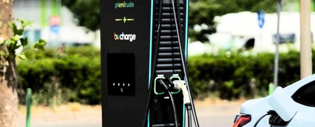 Eni's Plenitude Adapts Electric Car Charging Prices and Subscriptions, Emphasizing Sustainability and Flexibility in Italy