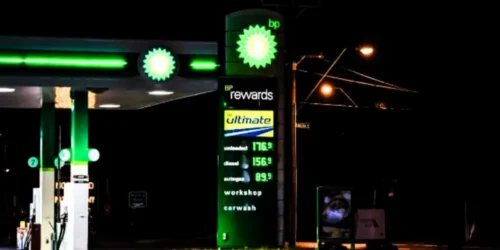 BP Reports Strong Annual Profits Despite Decrease from Previous Year