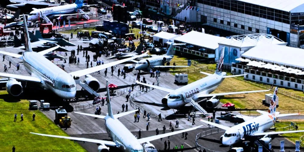 Boeing and Airbus Face Production Challenges Amid Modest Orders at Farnborough Airshow