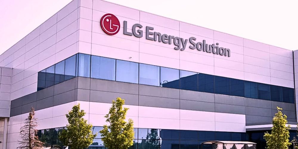 LG Energy Solution Signs Major Battery Supply Deals with Ford for Commercial EVs