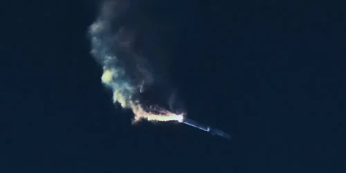 SpaceX's Starship Test Flight Encounters Setback, Losing Contact During Key Stage