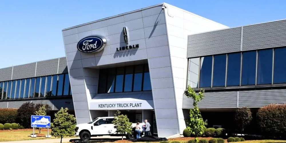 UAW Threatens Strike at Ford's Kentucky Truck Plant Over Local Contract Issues