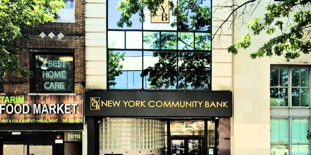 New York Community Bank Faces $6 Billion Deposit Exodus Amid Financial Struggles